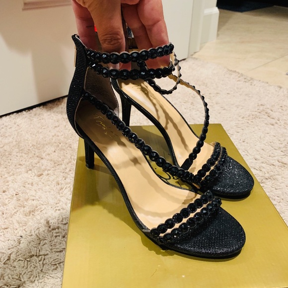 ✨NIB✨ Black Metalic w/ Gem Studs Heel - Picture 3 of 8